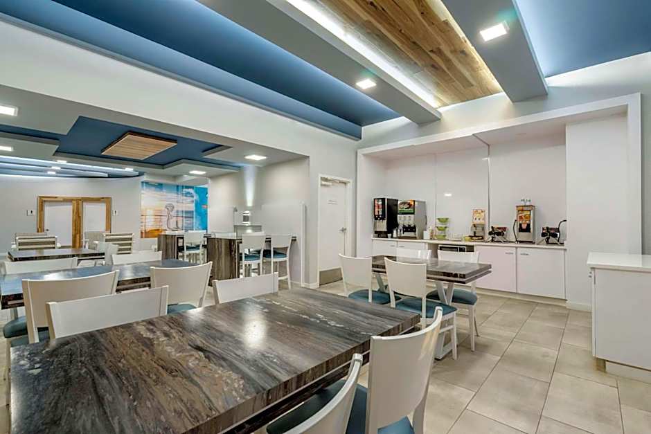 Clarion Pointe Tampa-Brandon Near Fairgrounds and Casino