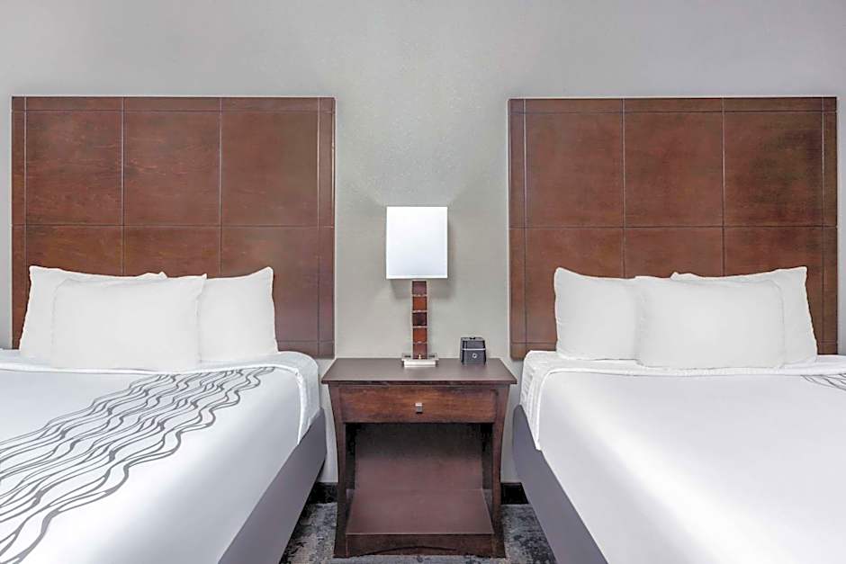 La Quinta Inn & Suites by Wyndham Columbus - Edinburgh