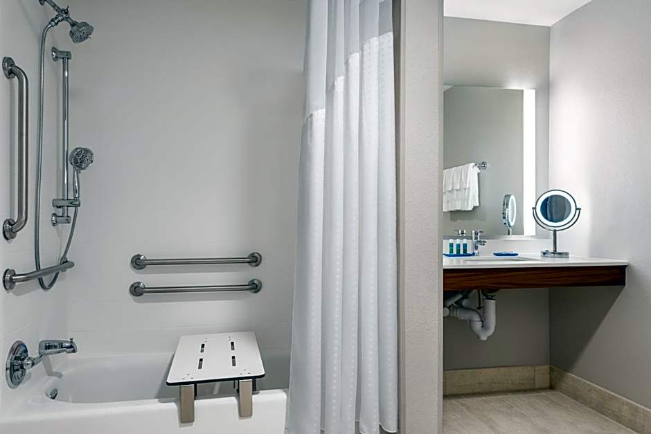 Holiday Inn Express & Suites West Des Moines - Jordan Creek By IHG