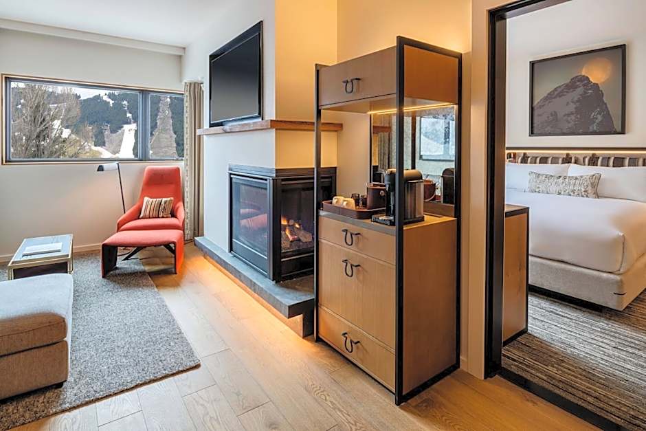 The Cloudveil, Autograph Collection