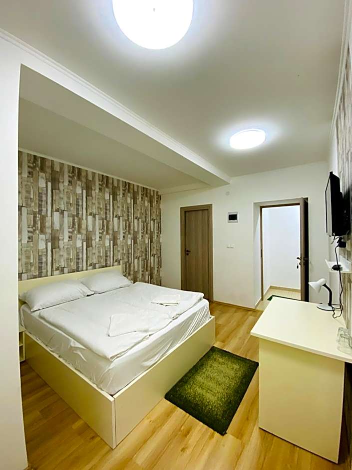 Easy Star Hotel
