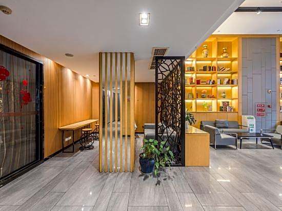 Home Inn (Ningbo Railway Station Antique City)
