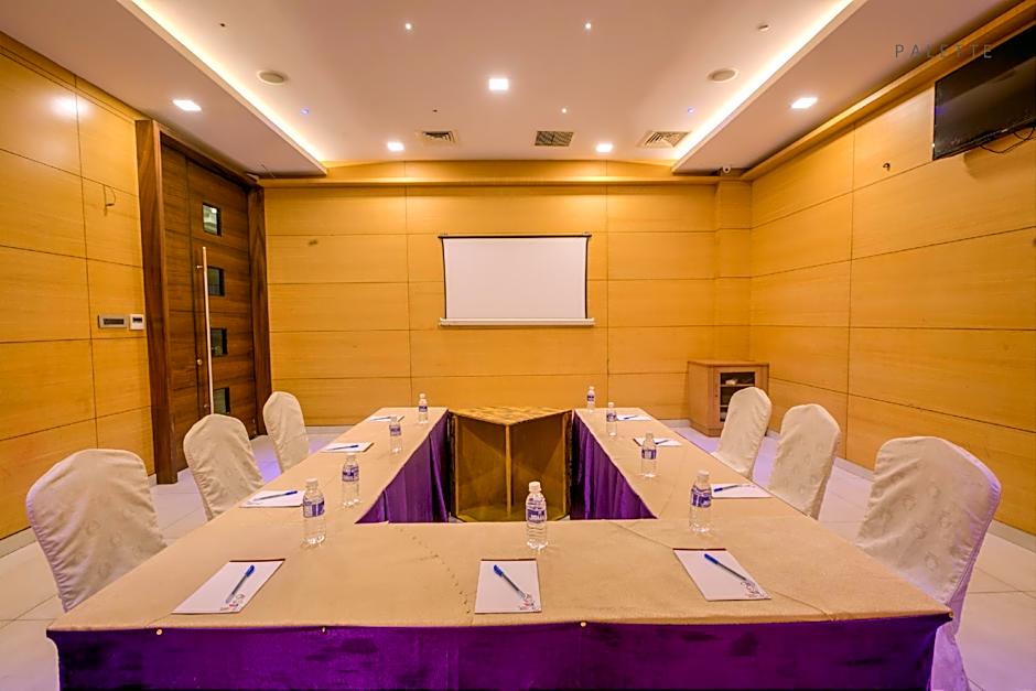 Hotel Pioneer Grand Palace