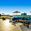 Hot tub & Rooftop pool- Near Beach