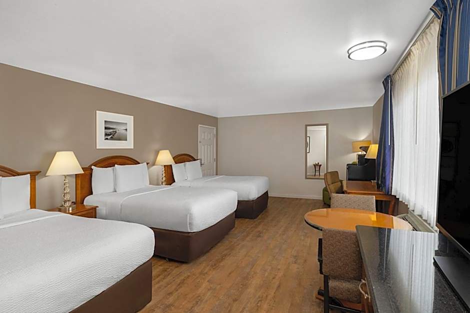 Ramada Bayside Inn & Suites Eureka