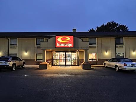 Econo Lodge Woodbridge