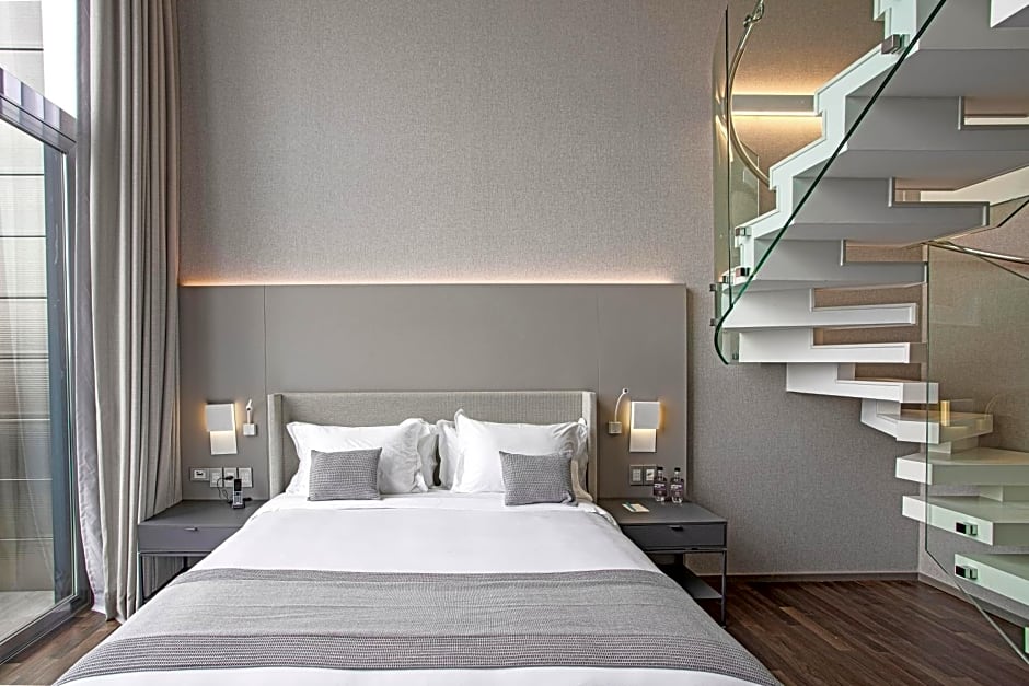 Suryaa Hotel Pinhais, Curio Collection by Hilton