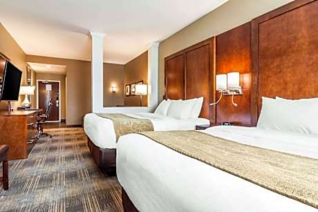 2 Queen Beds Suite Nonsmoking Accessible