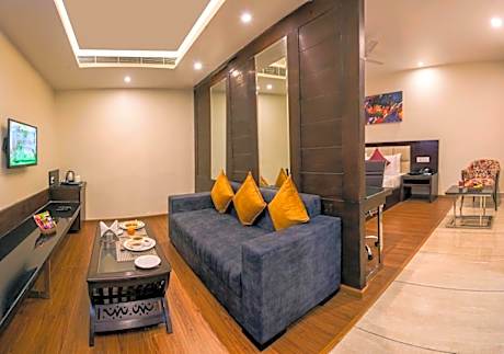 Deluxe Suite