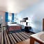 Super 8 by Wyndham Dilley TX
