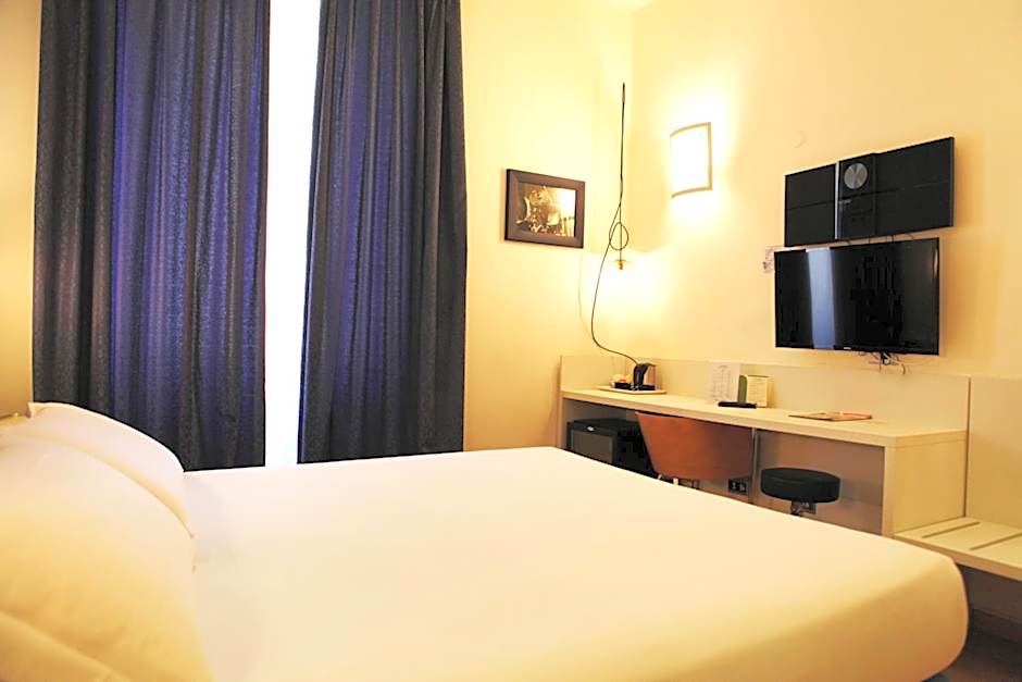 Hotel Franklin Feel The Sound