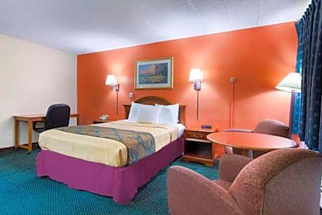 Standard Queen Room