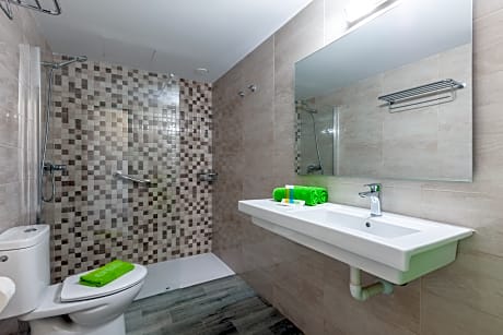 1 bedroom apartment sea view 1 adult