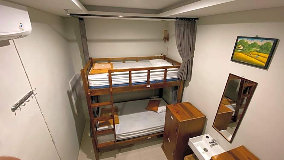 Suwardika Homestay & Dormitory