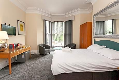 Deluxe Double Room with Shower