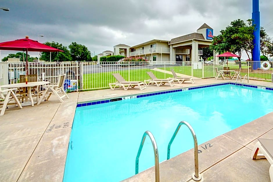 Studio 6 Midwest City, Ok - Oklahoma City