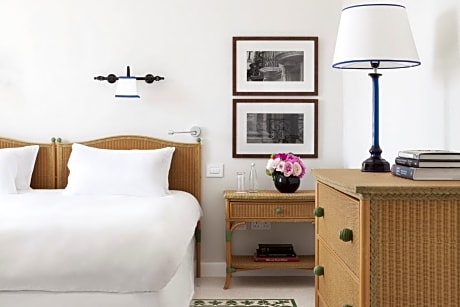 Classic Twin Room (Standard Room).