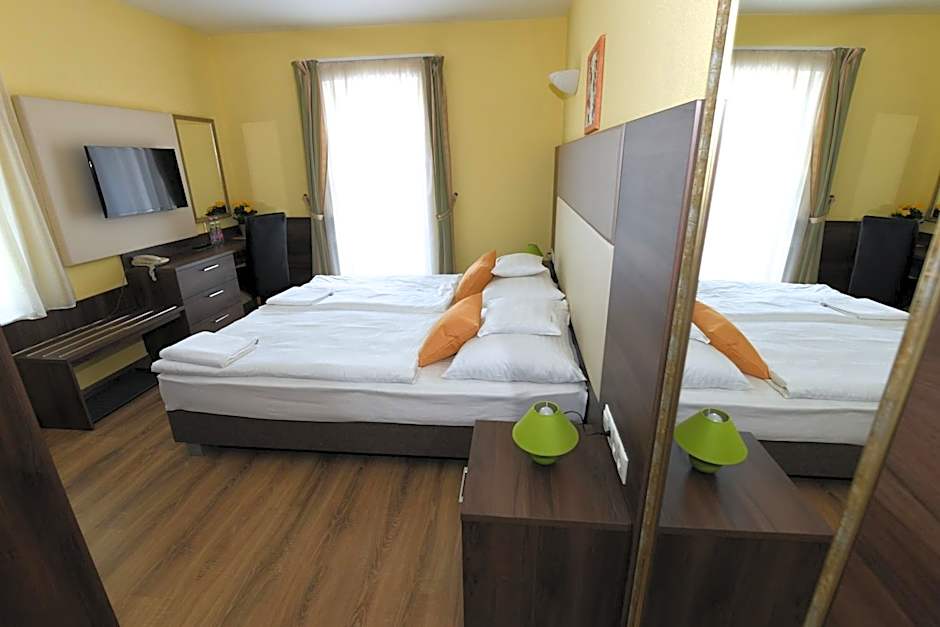 Jade Hotel-Ezüsthíd Hotel