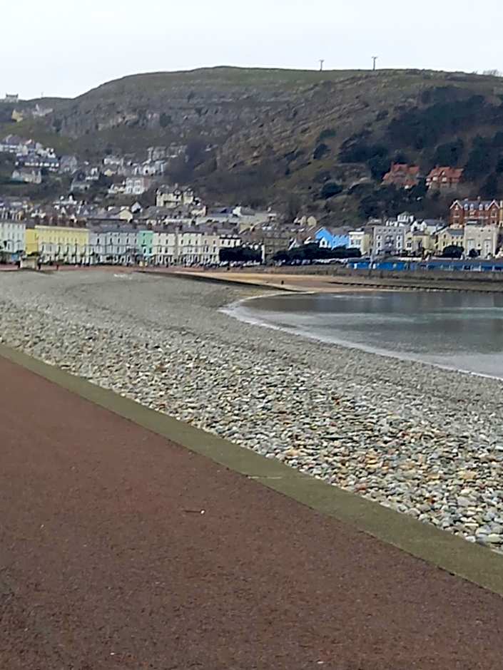 Glan Y Mor Hotel (Adult Only)