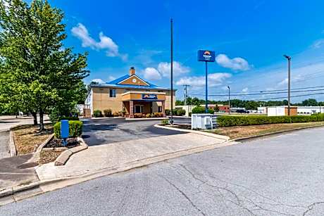 Suburban Studios Chattanooga Northeast - Ooltewah
