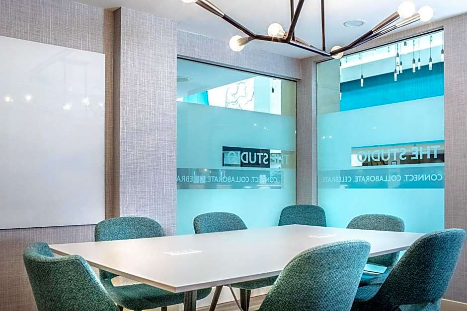 Crowne Plaza Charleston By IHG