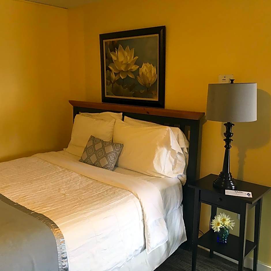 Foto 1 daripada 14 — One Double Bed with Kitchenette