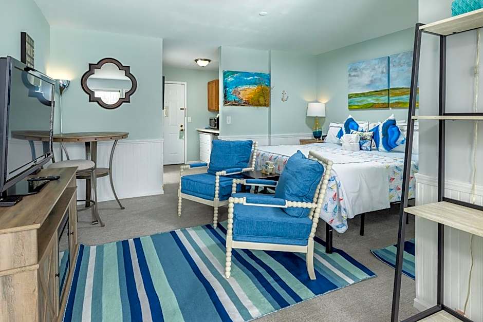 Old Harbor Inn