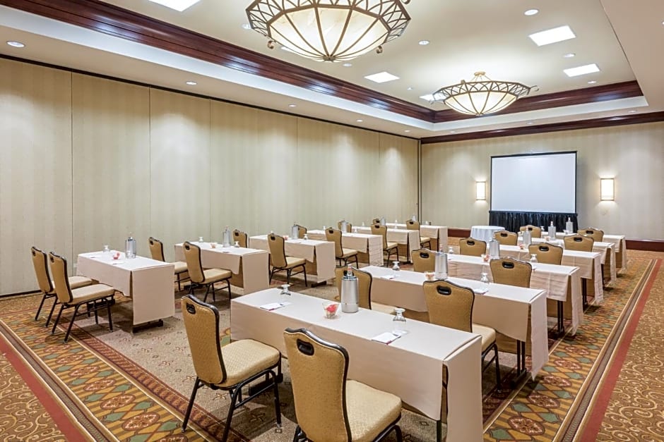Crowne Plaza Providence-Warwick (Airport) by IHG