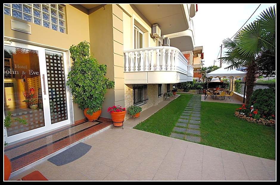 John & Eve Hotel