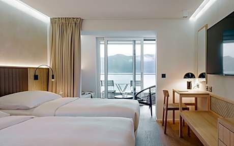 Superior Double Room with Lake View