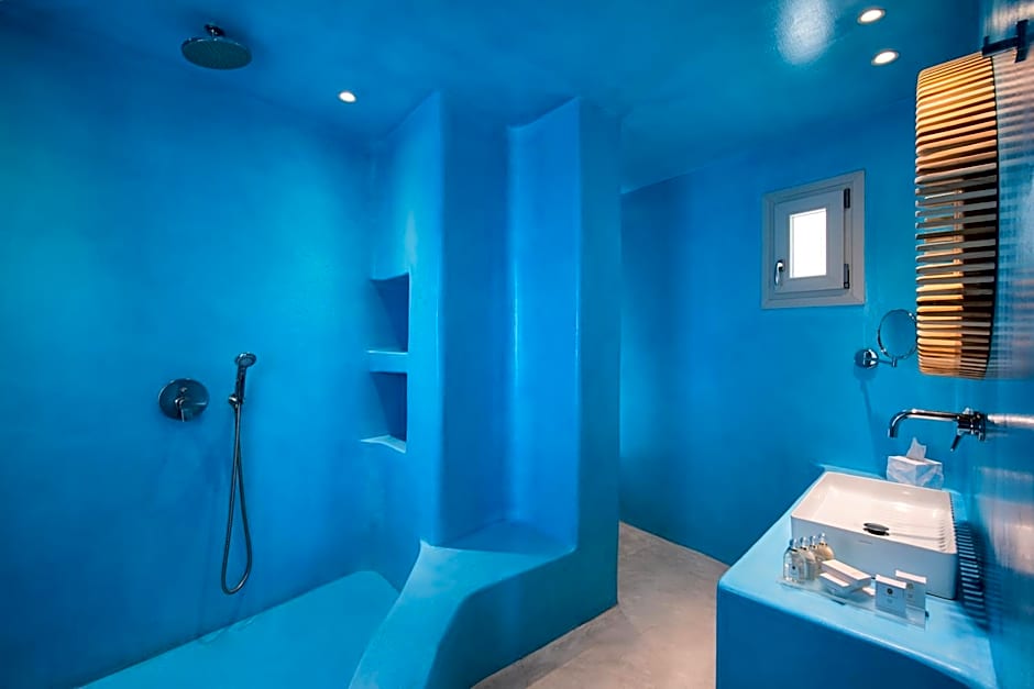 Skyfall Suites - Adults Only