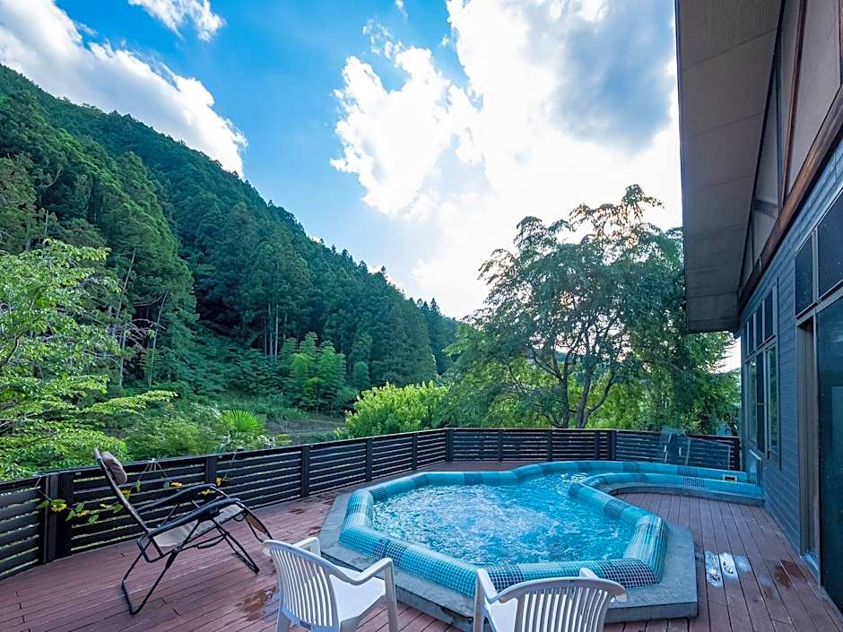 Hosenbo Lodge