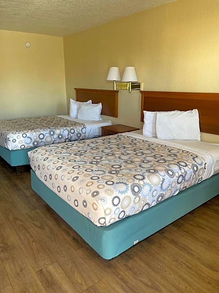 Hole Inn the Wall Hotel - Sunset Plaza - Fort Walton Beach