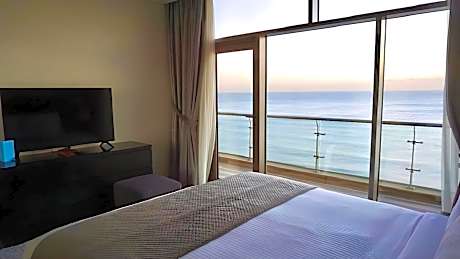 Suite Seafront View
