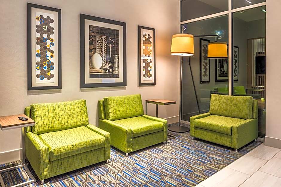 Holiday Inn Express & Suites Farmville By IHG
