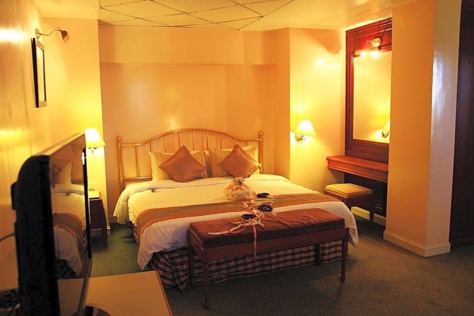Hotel Emas