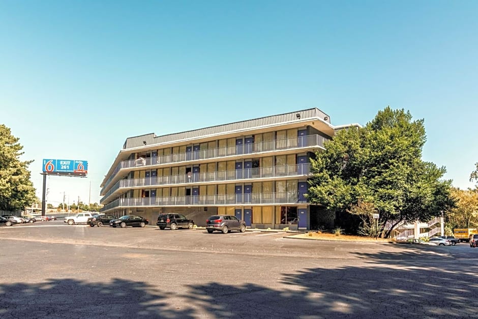 Motel 6-Marietta, GA - Atlanta Northwest