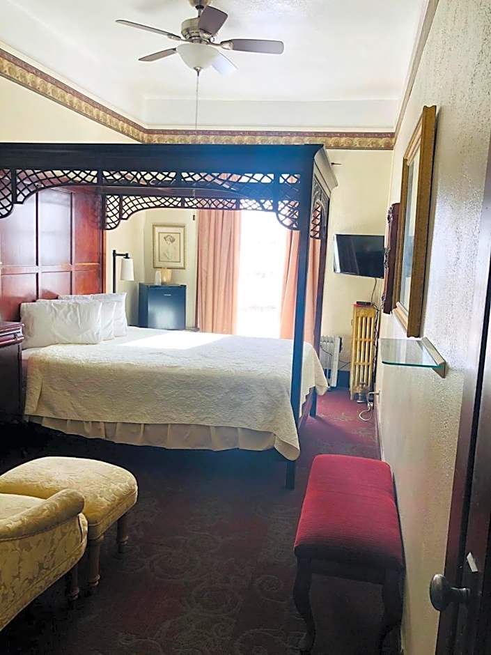 Historic Palace Hotel