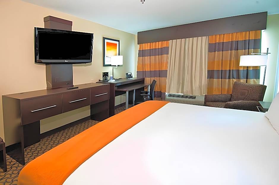 Holiday Inn Express & Suites Jackson/Pearl International Airport By IHG