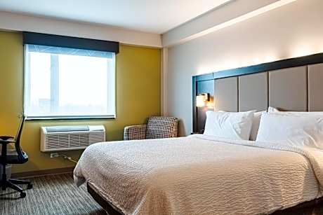 Standard Double Room with Two Double Beds and Accessible Tub - Mobility Access