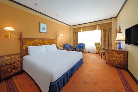 Deluxe King Room