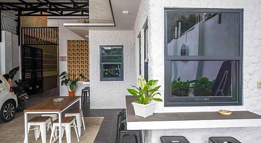 RedDoorz Syariah near Perempatan Kartasura