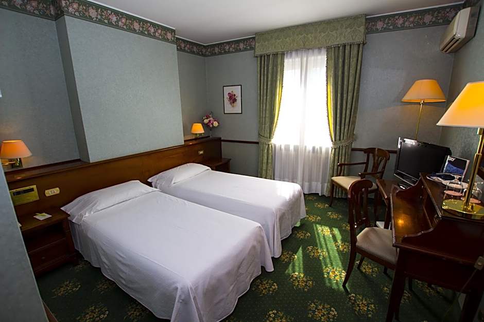 Hotel De La Ville