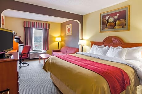 King Suite - Accessible/Non-Smoking