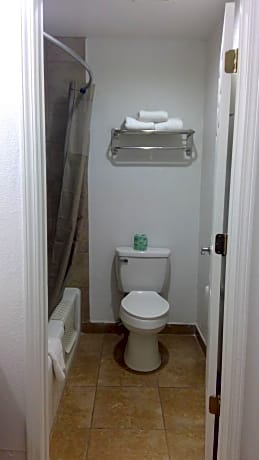 King Room - Disability Access - Non-Smoking