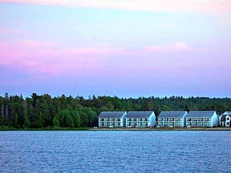 Clearwater Lakeshore Motel