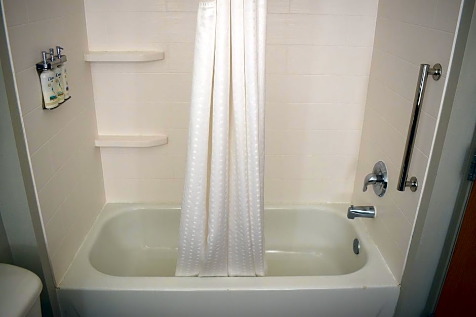Holiday Inn Express Hotel & Suites Lincoln South By IHG