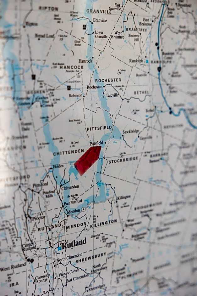 Clear River Inn and Tavern