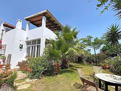 Chalet en Zahora con vistas al mar La Luna Blan