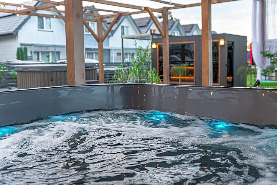 Old Tree Village & Restaurant